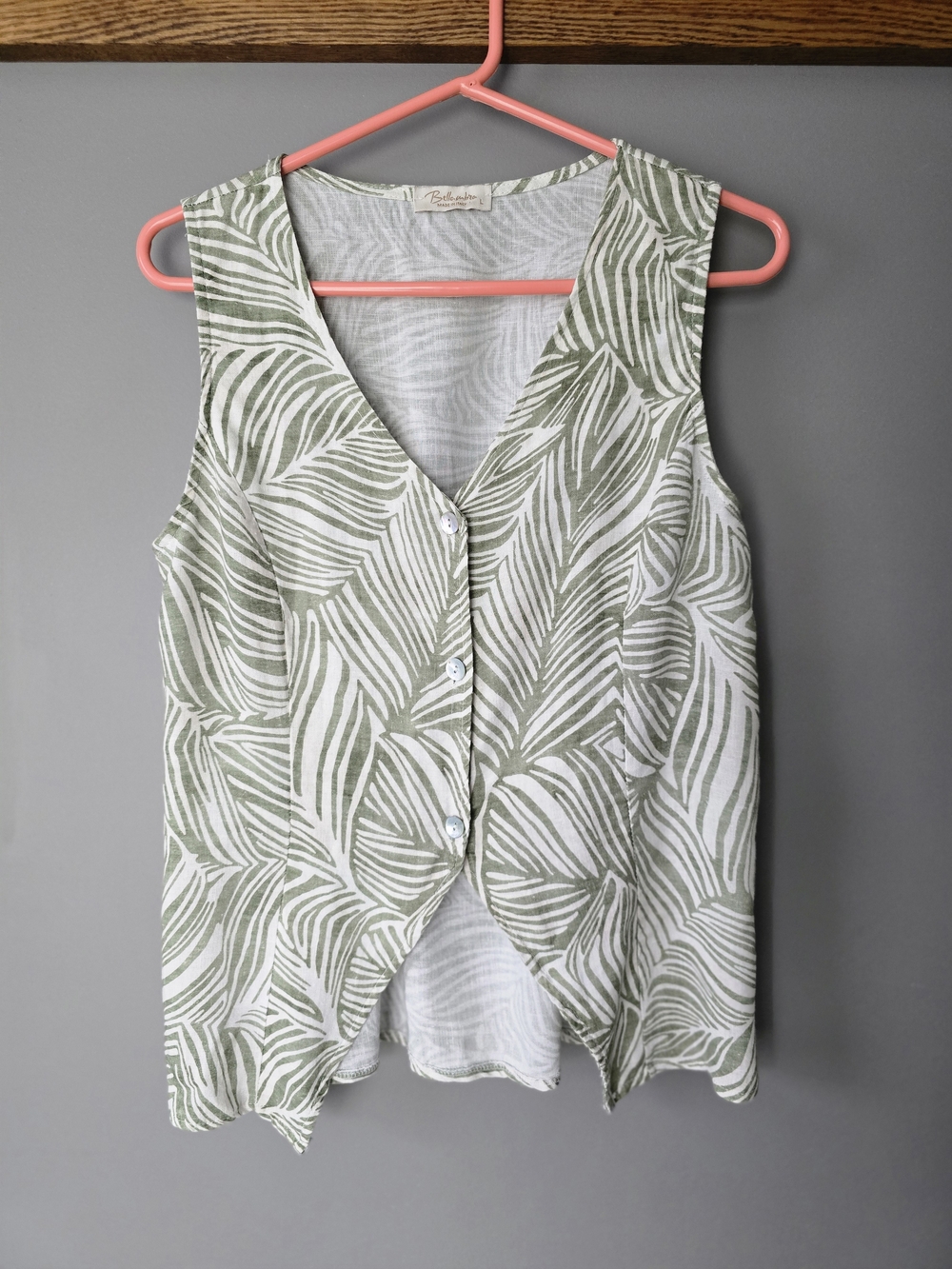 Made In Italy Linen-Blend Palm Leaf Sleeveless Top/Vest With Smocked Back Waist
